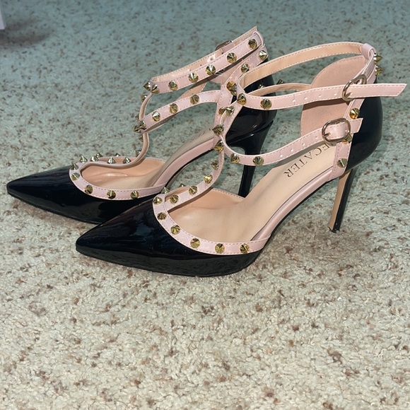 Beautiful black and nude heels. Worn once - Picture 2 of 3
